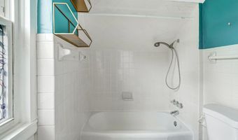 6437 HOLYOKE Dr, Annandale, VA 22003