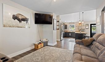 15 Fieldstone Dr, Augusta, ME 04330