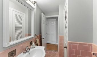 10 Mark Dr, Cranston, RI 02920