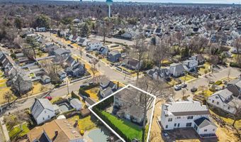 15 Foxcroft Rd, Albertson, NY 11507