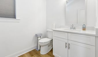 1 Melinda Ct, Bayville, NJ 08721
