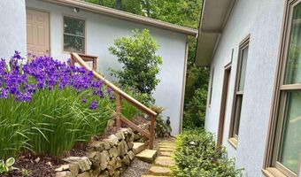 594 Hilltop Ln, Berkeley Lake, GA 30096