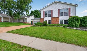100 Holly Green Dr, Ballwin, MO 63021
