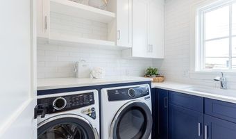 84 Coggeshall Ave, Newport, RI 02840