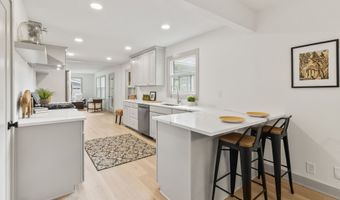 8246 Windcombe Blvd, Indianapolis, IN 46240