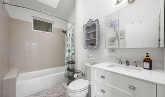 1461 Aunauna St, Kailua, HI 96734