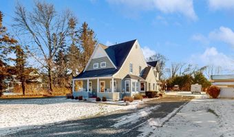 325 Mcconnell Ave, Bayport, NY 11705