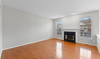 19608 EDGEMONT Sq, Ashburn, VA 20147