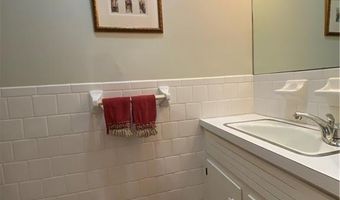 141 Narragansett Ave 2C, Newport, RI 02840