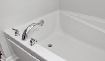 23285 WORCESTER Ln, Athens, AL 35613