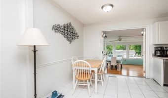 366 Sorrento Dr, Ballwin, MO 63021