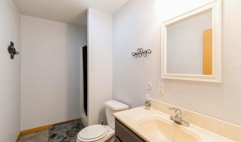2516 Somerset Dr, Ames, IA 50010