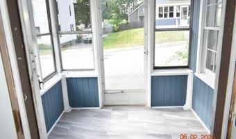 12 Whitten St, Allenstown, NH 03275