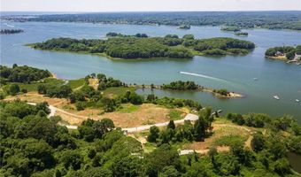 101 Kenyon Farm Rd, Narragansett, RI 02882