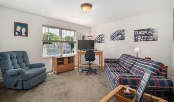 35 Shinnecock Hills Dr, Albany, NY 12205