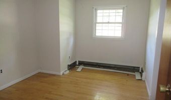 29 Hutchinson Dr, Augusta, ME 04330