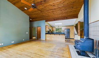 2828 Buttermilk Ln, Arcata, CA 95521