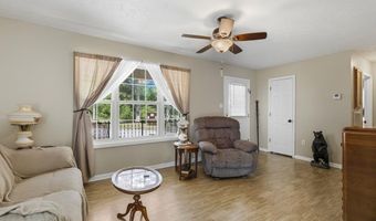 432 2nd St, Big Sandy, TN 38221