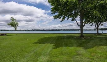 130 Delta Dr, Algonac, MI 48001