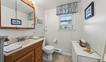 16 Driscoll Rd, Branford, CT 06405