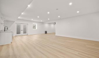 1905 N TAYLOR St, Arlington, VA 22207