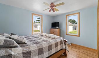 1352 W COMMERCIAL St, Appleton, WI 54914