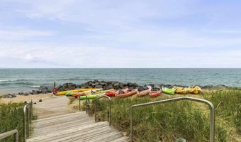 17646 S Ridgewood Dr, Arcadia, MI 49613