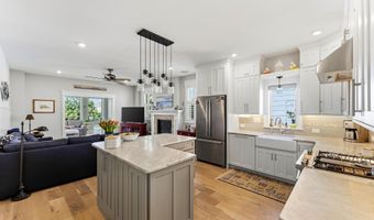 244 14th St, Avalon, NJ 08202