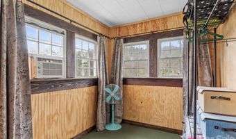 138 Robert Phillips Rd, Bakersville, NC 28705
