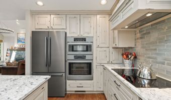 188 Eagle Bend Dr, Bigfork, MT 59911