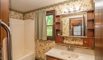 2909 Sanitarium Rd, Akron, OH 44312
