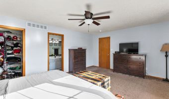 1422 Alderwood Dr, Altoona, IA 50009