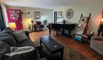 77 Fairfield Dr, North Kingstown, RI 02852