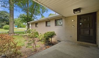 1097 Oak Tree Rd, Akron, OH 44320