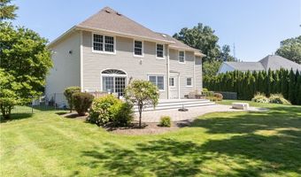 9 Elizabeth Dr, Lincoln, RI 02865