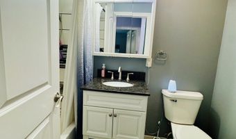 8422 Kankakee Ct, Indianapolis, IN 46217