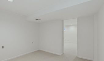 7607 MARYKNOLL Ave, Bethesda, MD 20817
