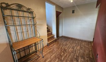 15 W Prospect St, Aurora, MO 65605