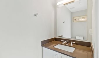 88 V St SW 201, Washington, DC 20024