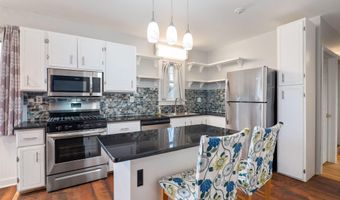 25 Fordham Ct, Albany, NY 12209