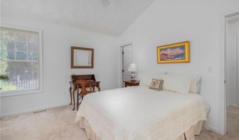 45 FOX Dr, Narragansett, RI 02882