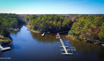 76 Club House Dr, Arapahoe, NC 28510