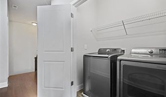 1097 Township Sq, Alpharetta, GA 30022