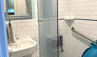 5 Glenmont Rd, Boston, MA 02135