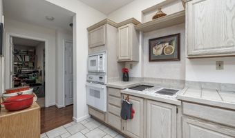 2 Dominar Pl, Hot Springs Village, AR 71909