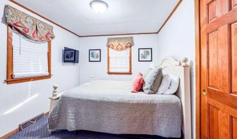 12 Beach St, Alton, NH 03810