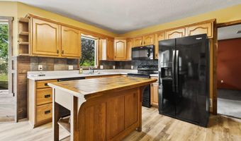 1331 N Finlandia Way, Albion, IN 46701