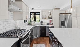 401 River Ln, Anoka, MN 55303