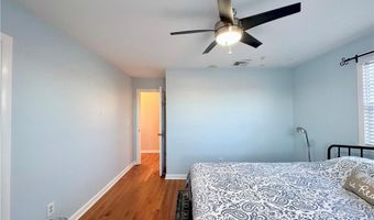 24 High St, Middletown, RI 02842