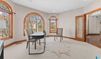 417 E Meadowlark Cir, Brandon, SD 57005